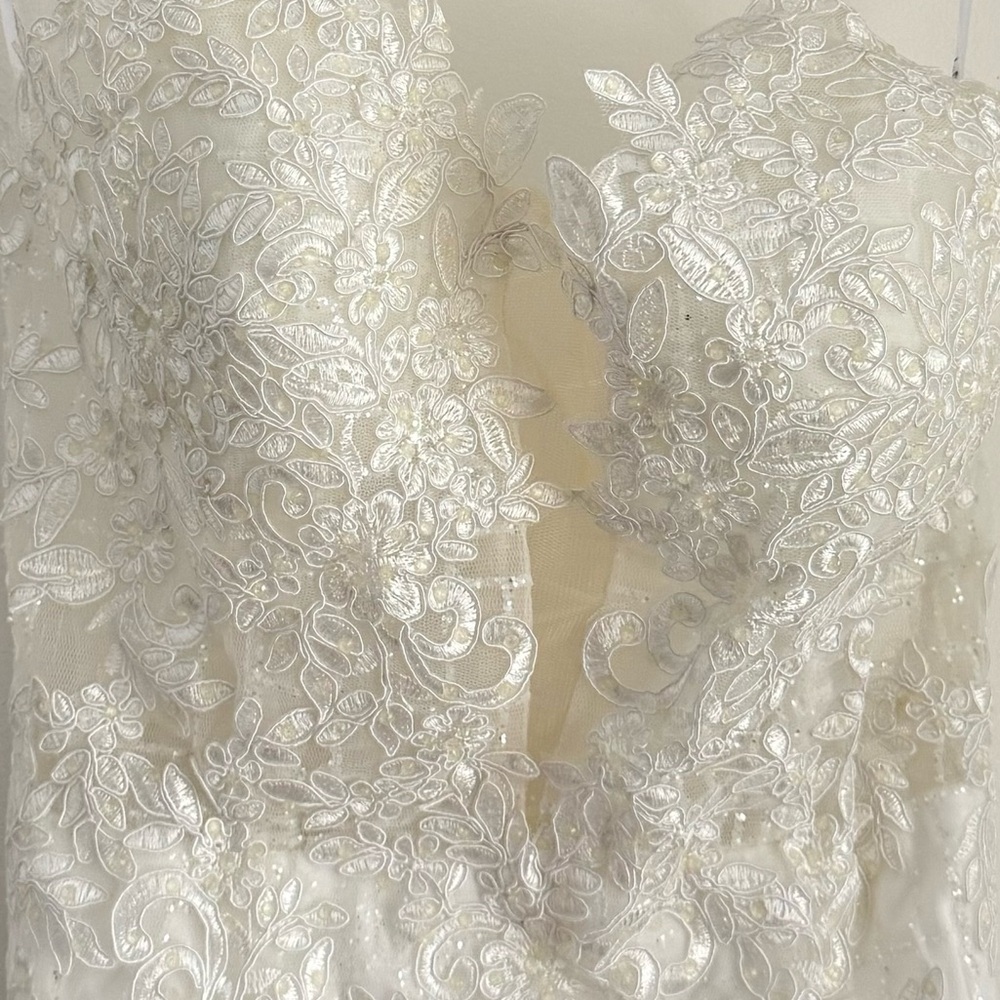 Lulu's White Lace Plunging V-Neck Spaghetti Strap Wedding Dress - Picture 9 of 10